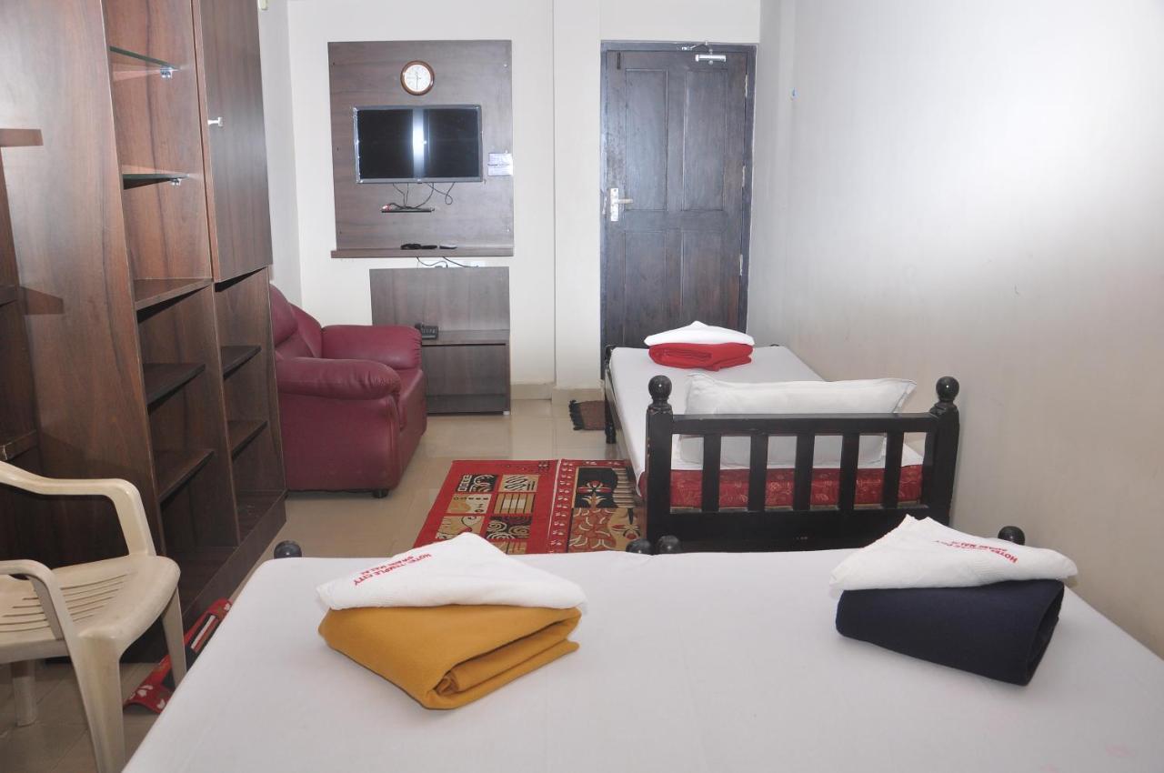 Hotel Temple City Papanasam Exterior foto